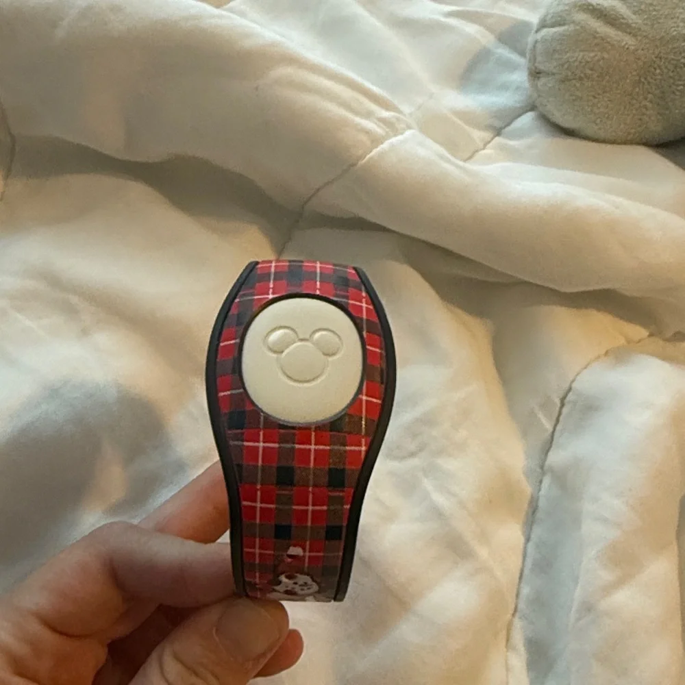 RETIRED Disney World Mickey Christmas Plaid Exclusive Magic Band